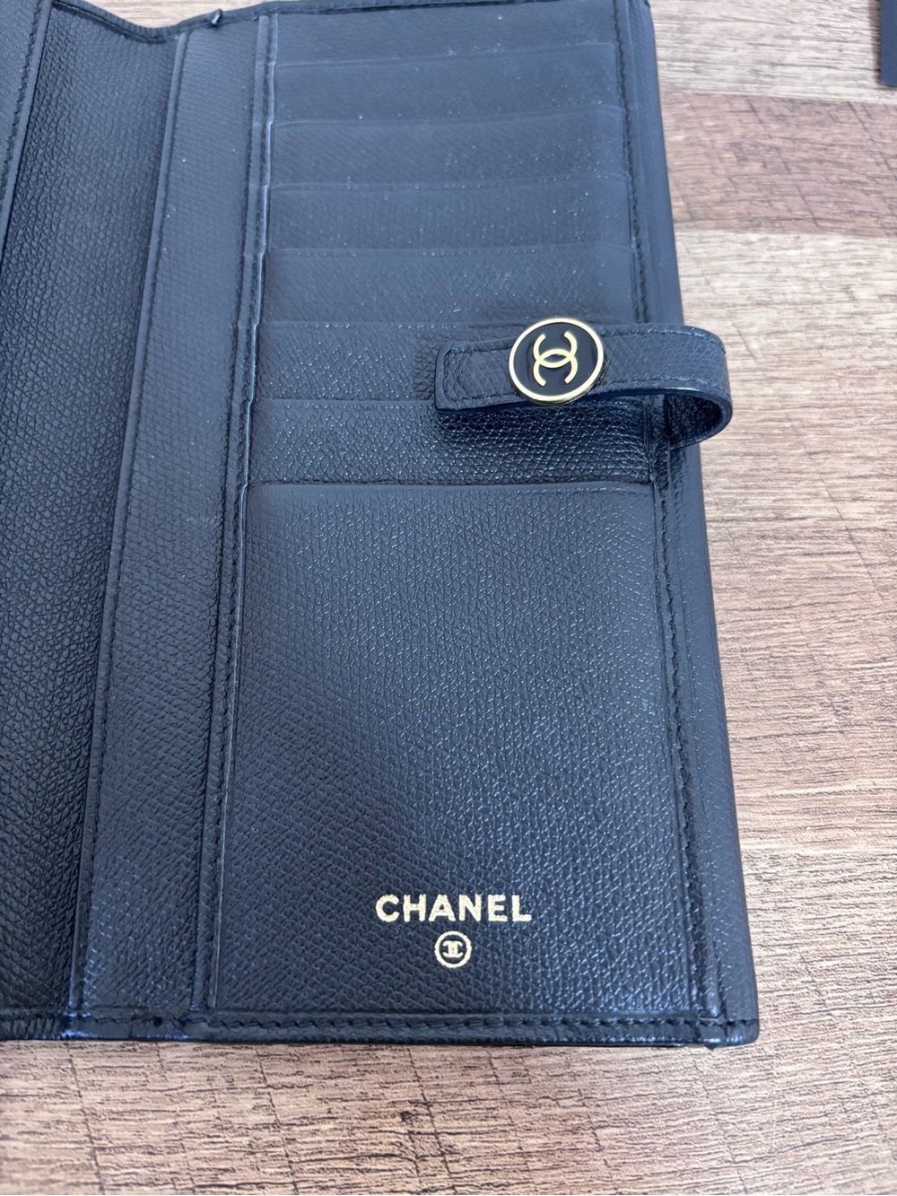 CHANEL Black Continental Wallet with Gold CC Snap - Picture 8 of 15